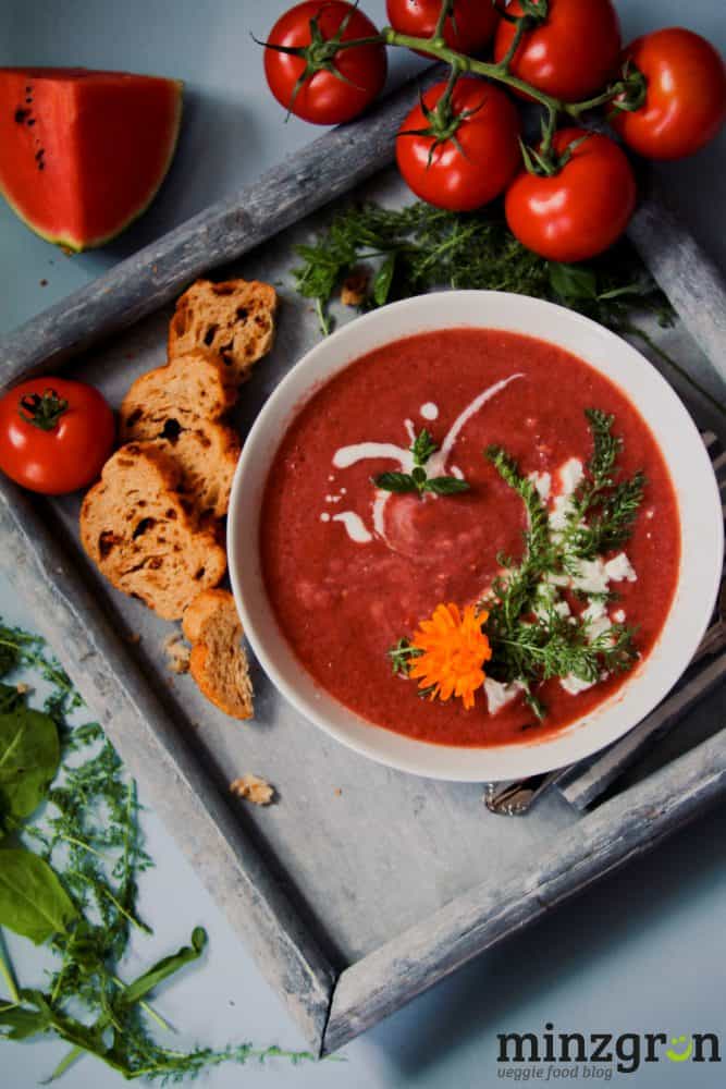 Tomaten-Wassermelonen-Gazpacho | #7xregional - Teil 2 - minzgrün