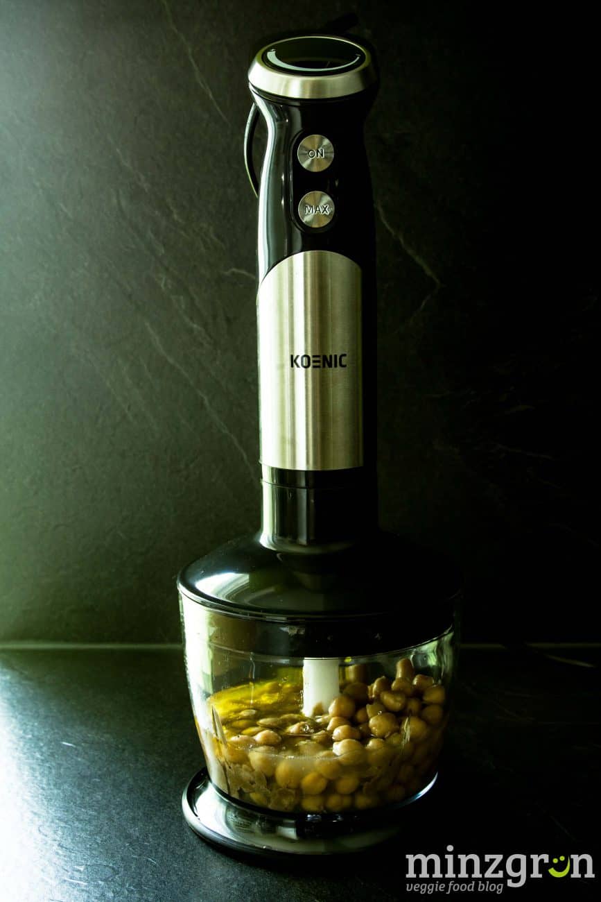 Zubereitung Hummus mit dem KOENIC Stabmixer 4421