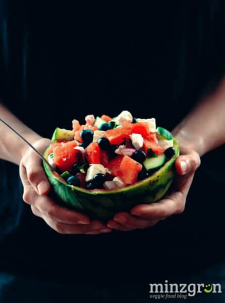 Wassermelone-Feta-Salat mit Heidelbeeren und Minze